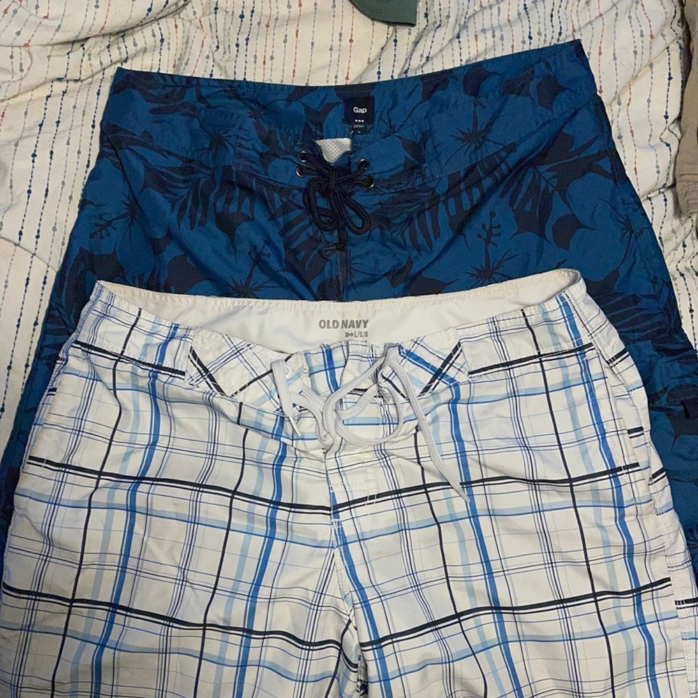 Bundle of 2 swim trunks, lined Large, GAP & Old N